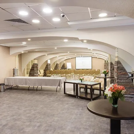 Premier Hotel Lybid-3